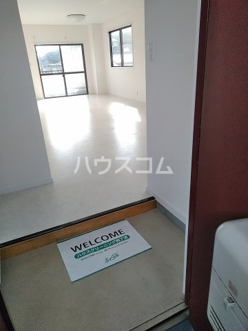 24/30 エントランス