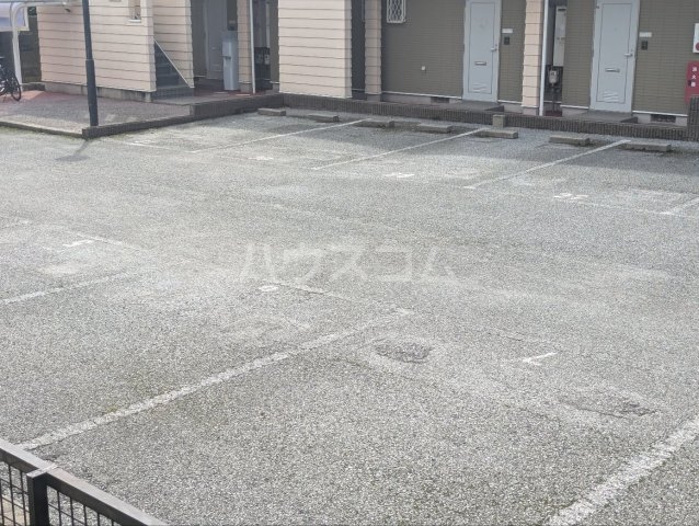 2/7 駐車場
