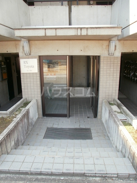 22/30 エントランス