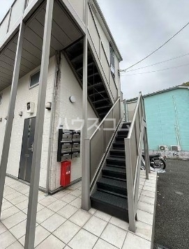 18/22 エントランス