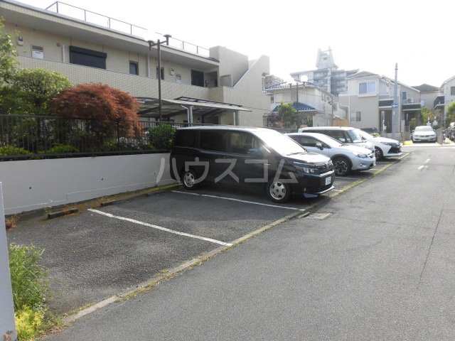 17/22 駐車場