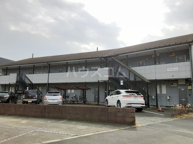 28/30 エントランス