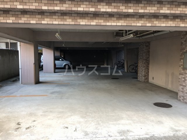 28/30 駐車場