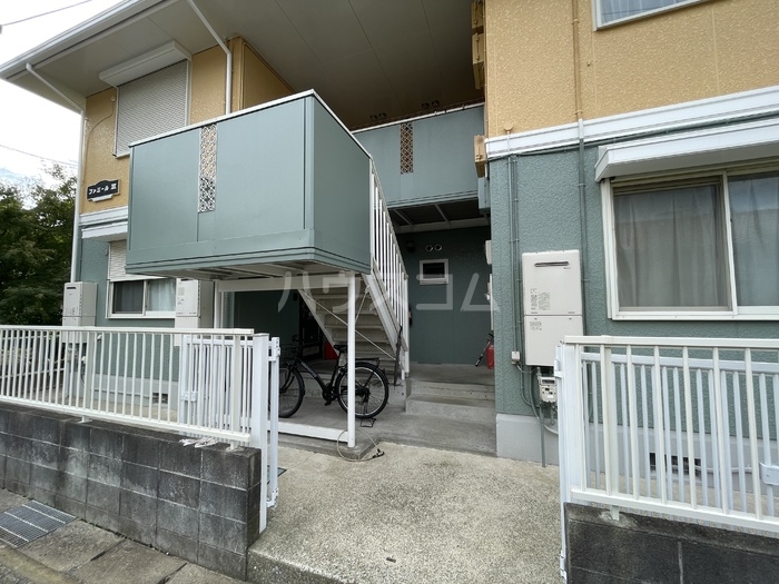 24/29 エントランス