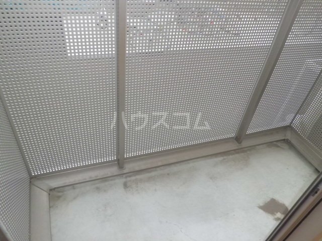 18/27 バルコニー