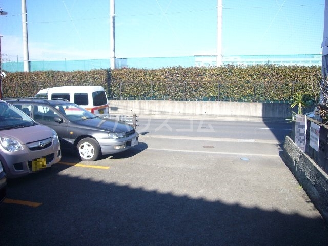 18/21 駐車場