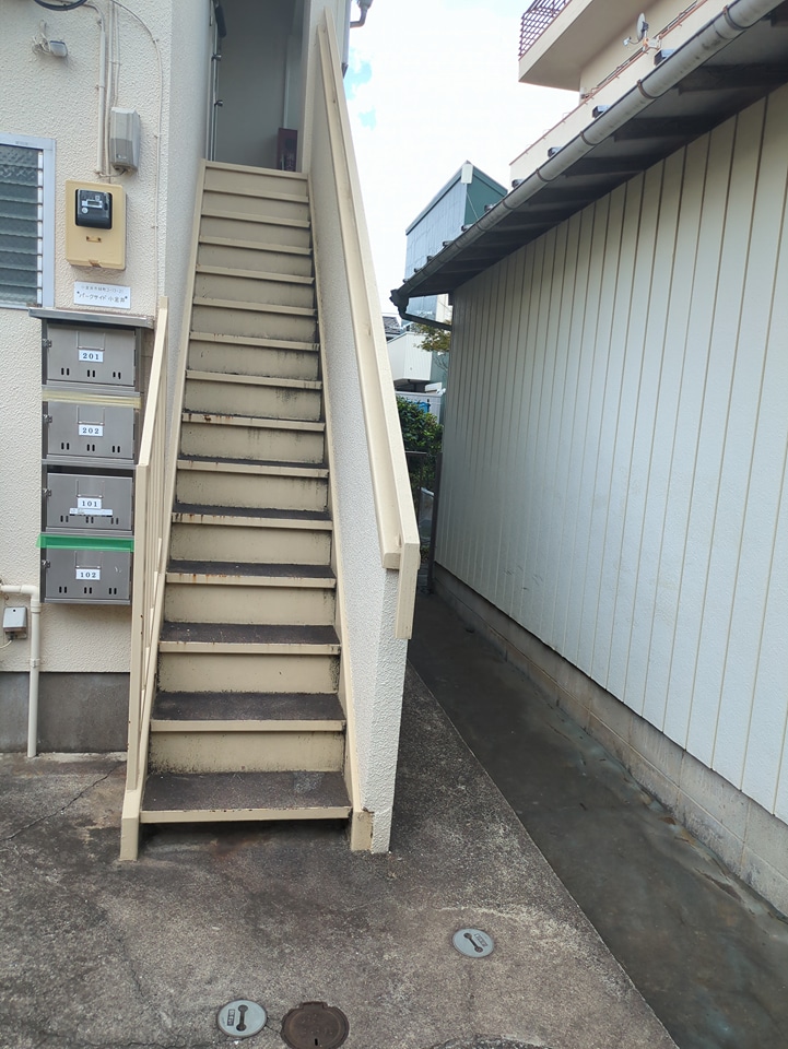 21/29 エントランス