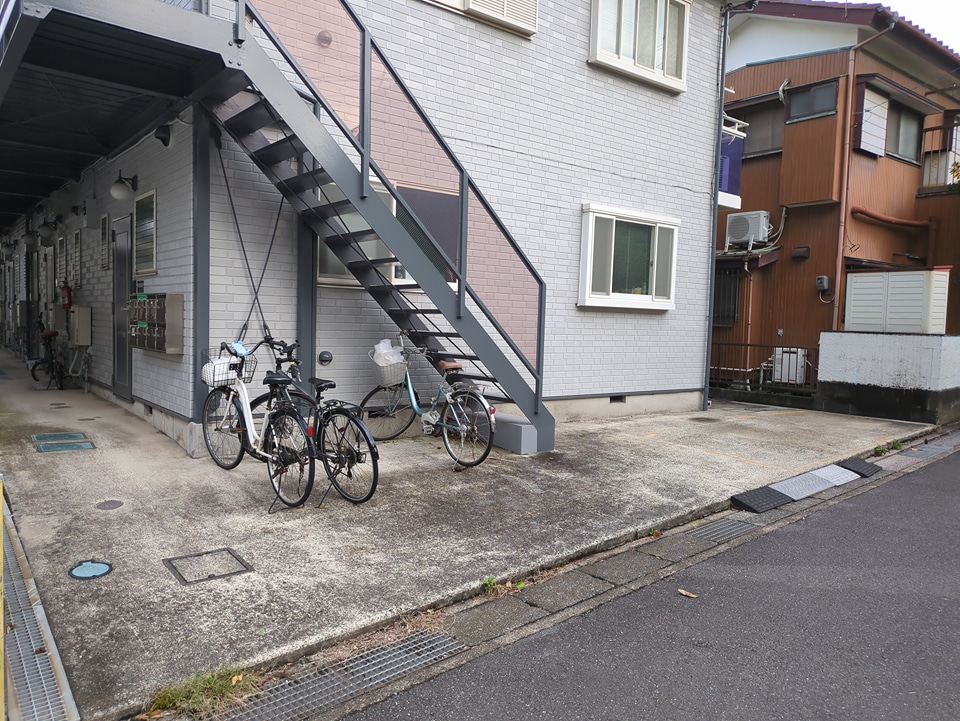 23/30 エントランス