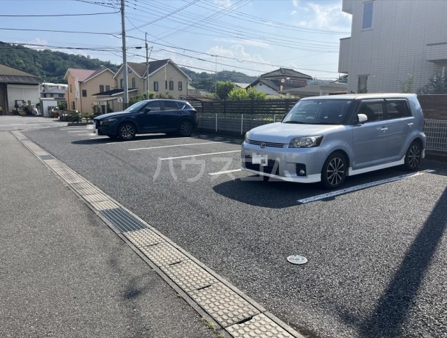 28/30 駐車場
