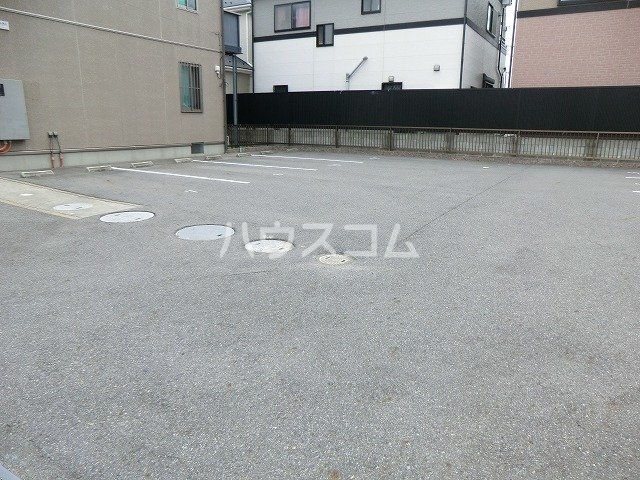 22/30 駐車場