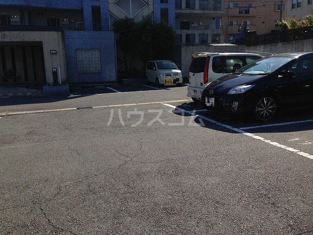 23/30 駐車場
