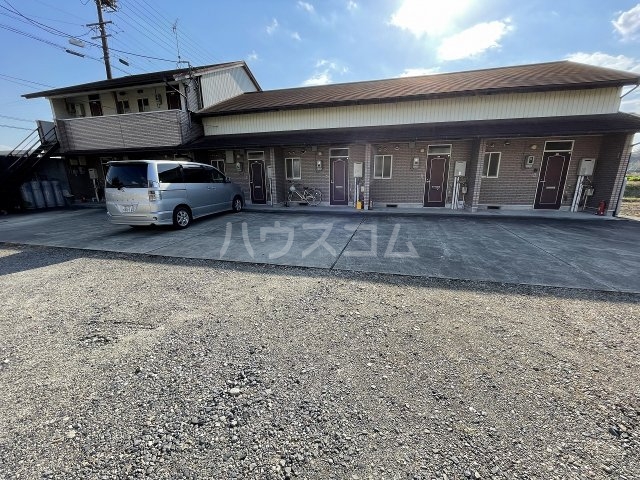 4/13 駐車場