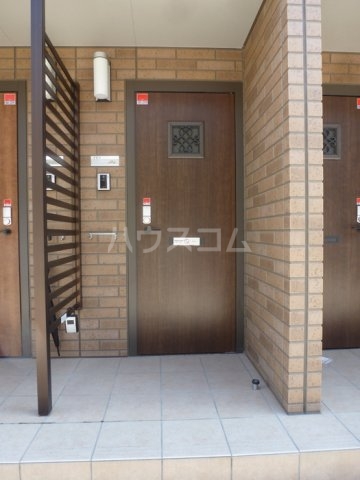 26/30 エントランス