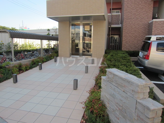 22/30 エントランス