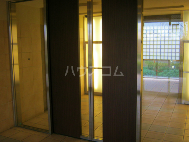 19/29 エントランス