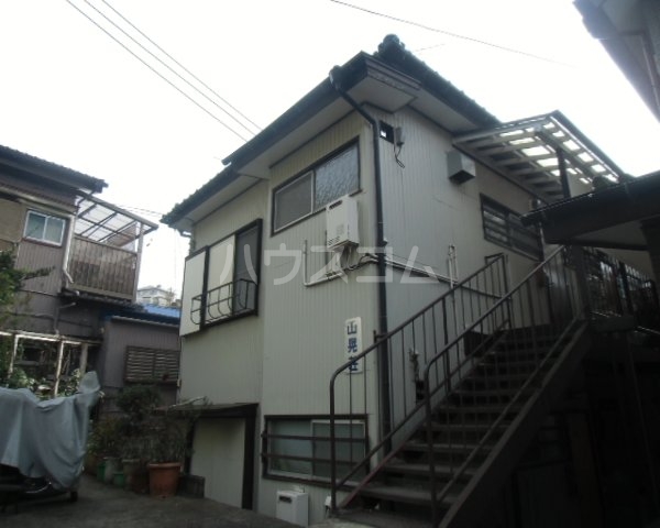 23/29 エントランス