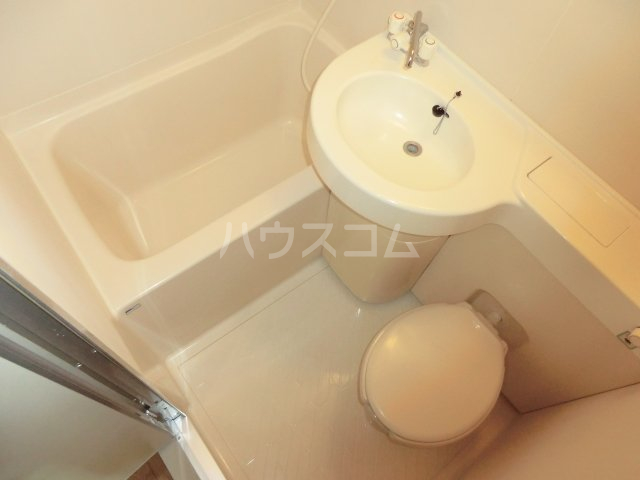 13/30 浴室