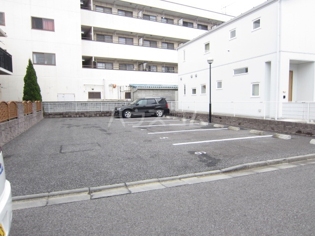 22/30 駐車場