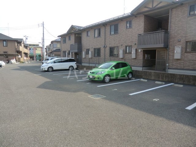 23/30 駐車場