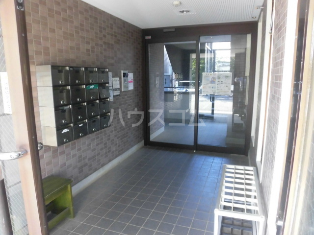 28/30 エントランス