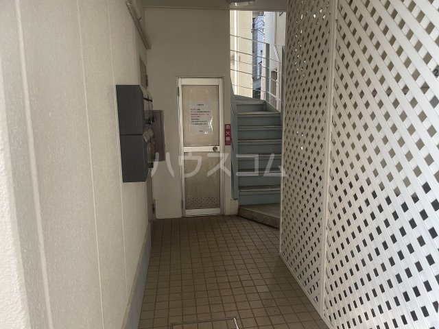 21/25 エントランス