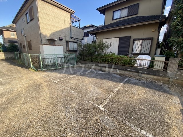28/30 駐車場