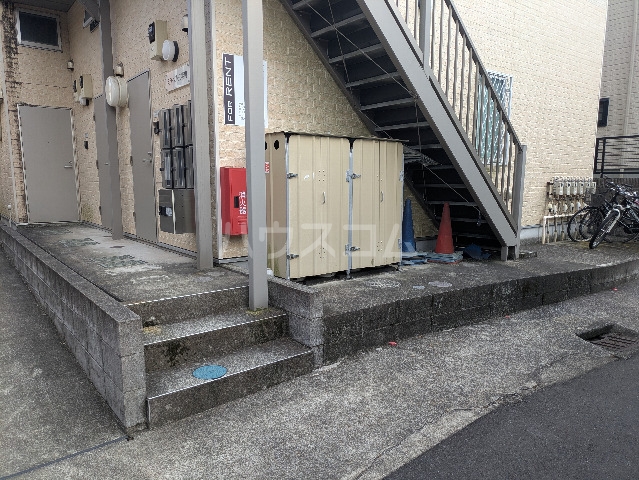 21/27 エントランス