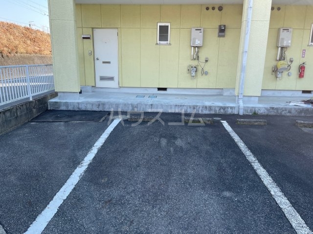 20/27 駐車場