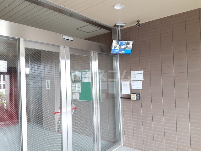 26/30 エントランス