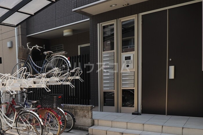 16/25 エントランス