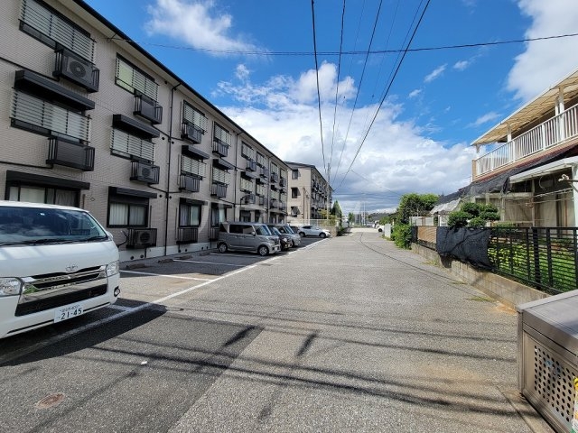 2/3 駐車場