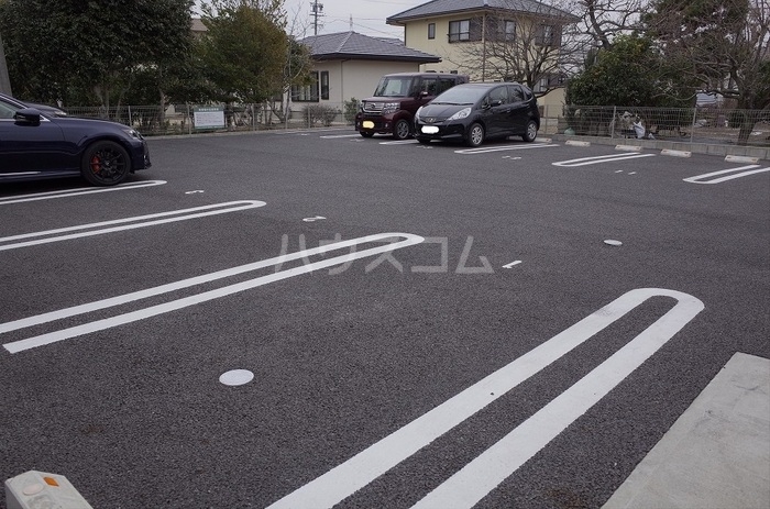 16/18 駐車場