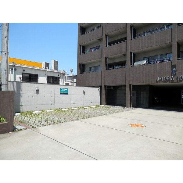 18/21 駐車場