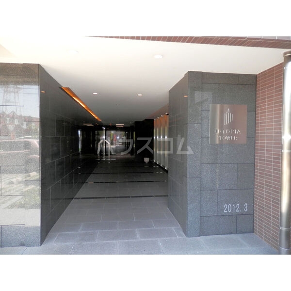 16/21 エントランス