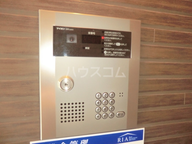 20/28 エントランス