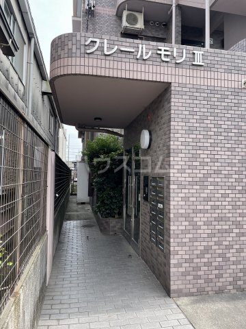 23/28 エントランス