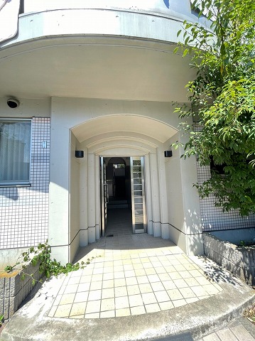 28/30 エントランス