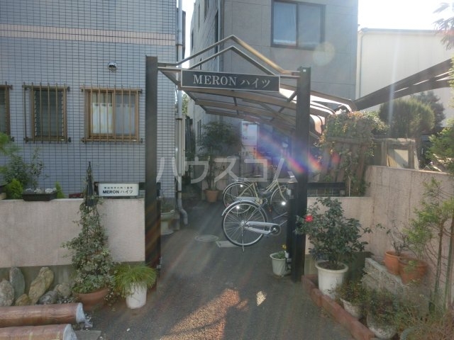 22/30 エントランス