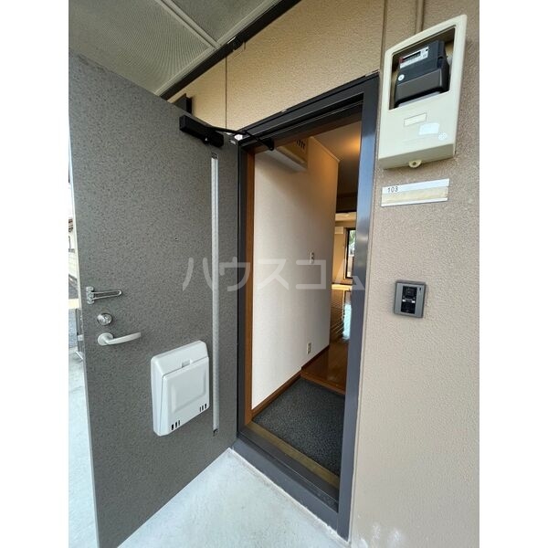 17/18 エントランス