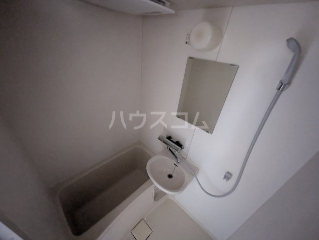 13/30 浴室