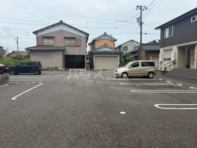 17/27 駐車場