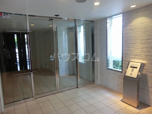 16/25 エントランス