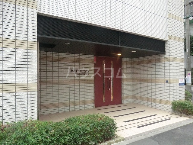 16/25 エントランス