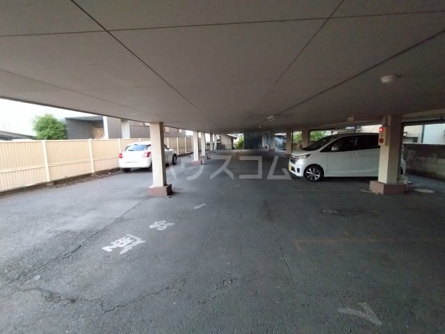 17/25 駐車場