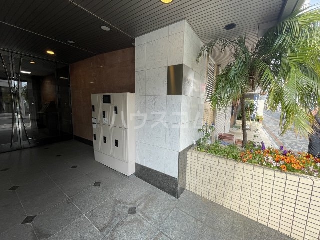 21/26 エントランス