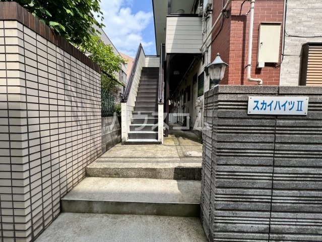 24/30 エントランス