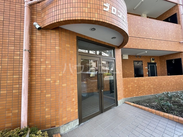 21/29 エントランス