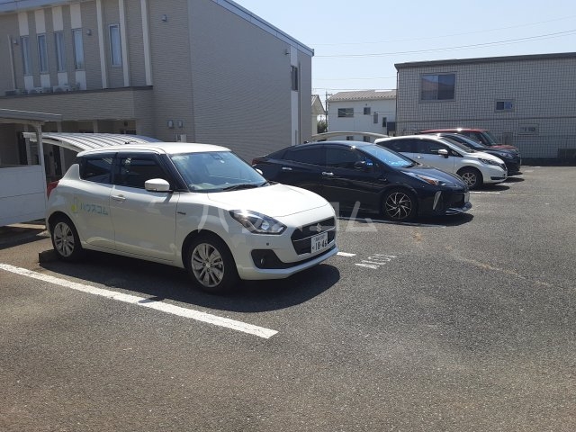 28/30 駐車場
