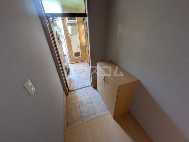 18/28 玄関