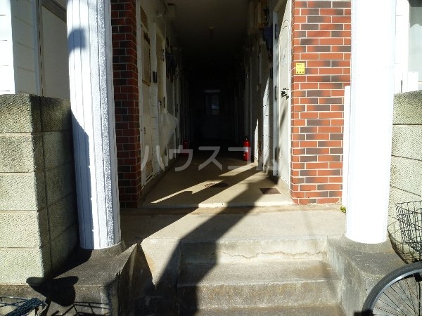 27/30 エントランス